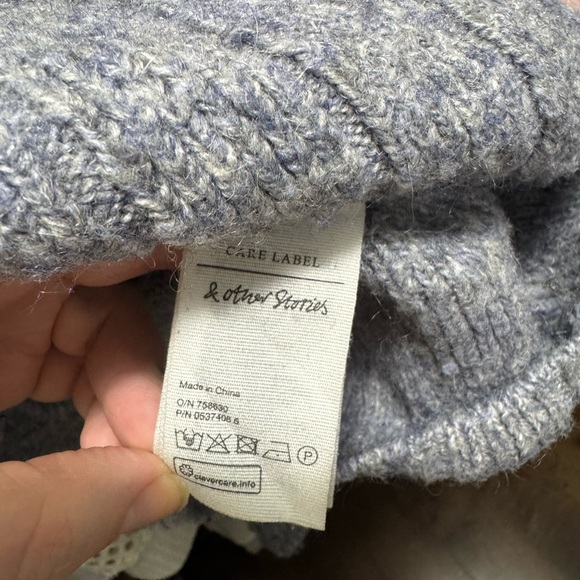 & Other Stories Oversized Cozy Turtleneck Sweater - Picture 5 of 8